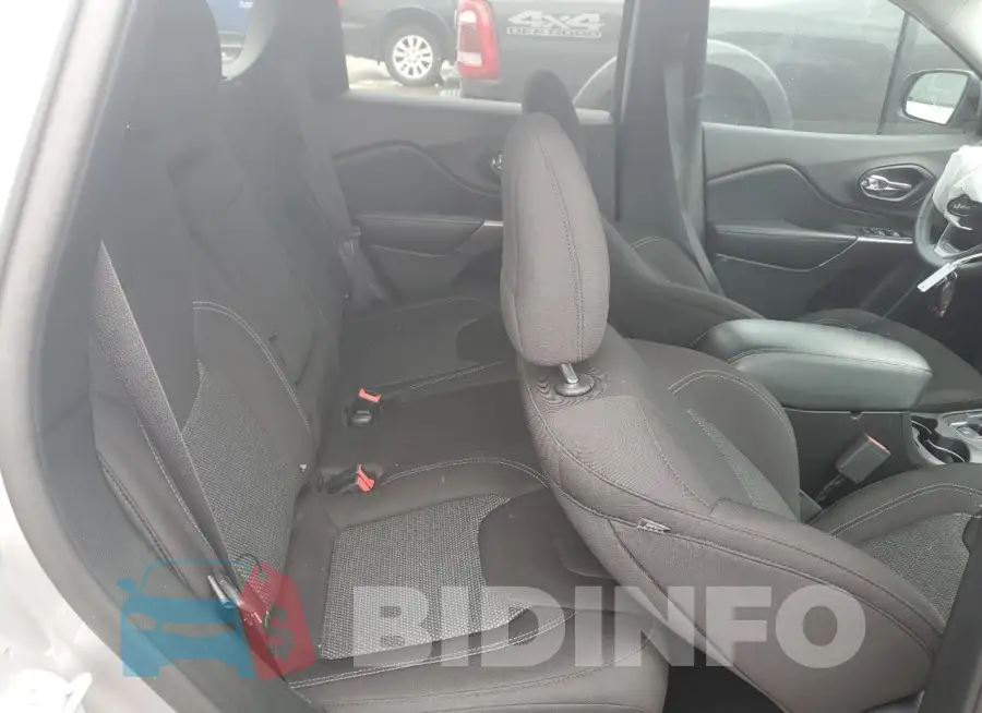 1C4PJLCB9KD175613 Photo# 10