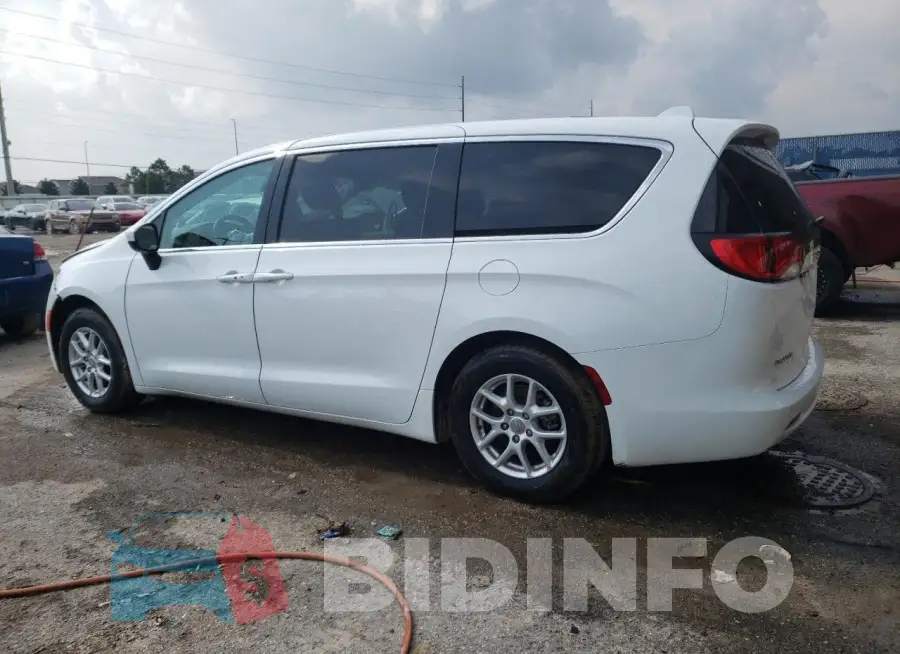2C4RC1CG4JR130142 Photo# 2