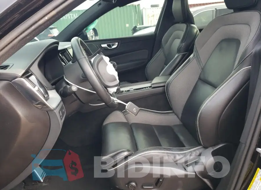 YV4102RM2M1701173 Photo# 7