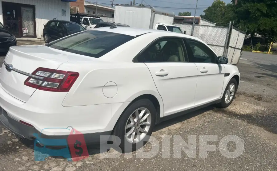 1FAHP2D86FG128145 Photo# 4