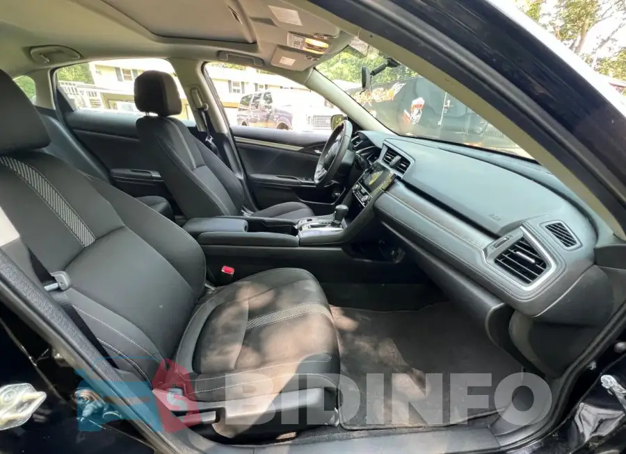 19XFC2F73GE203807 Photo# 5