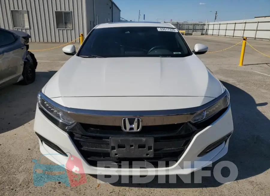 1HGCV2F30KA026883 Photo# 5