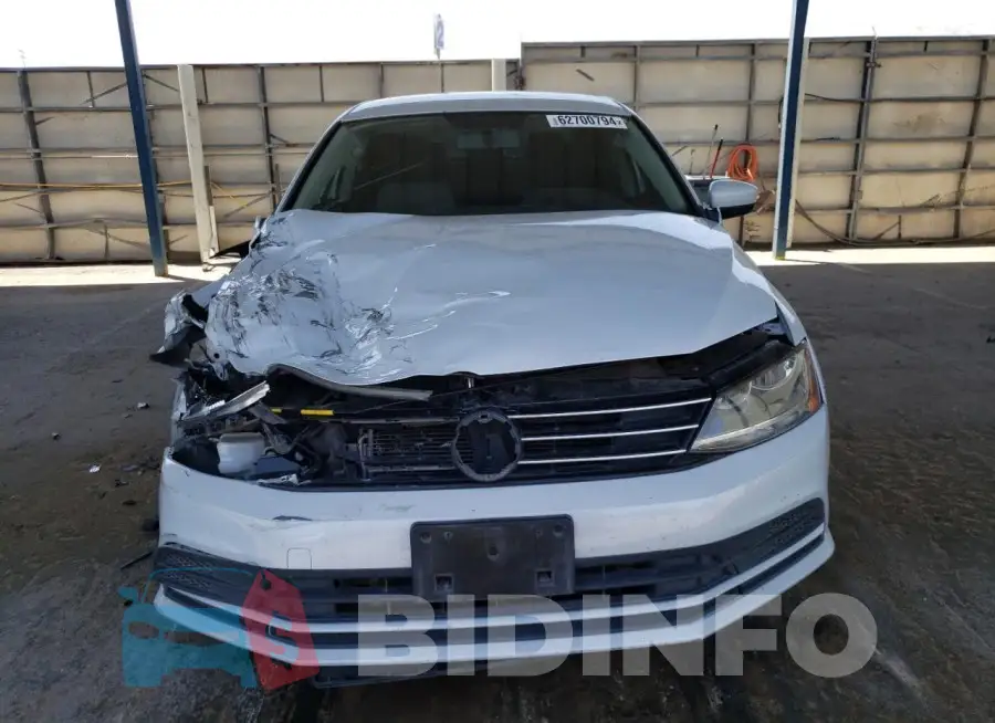 3VW167AJ2HM334684 Photo# 5