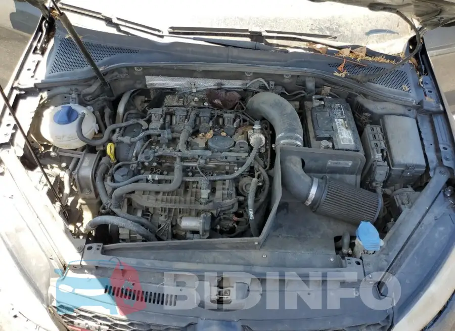3VW5T7AU0FM002020 Photo# 11