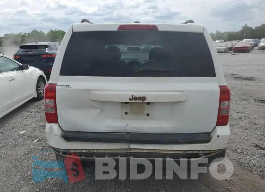 1C4NJPBB4HD132256 Photo# 6