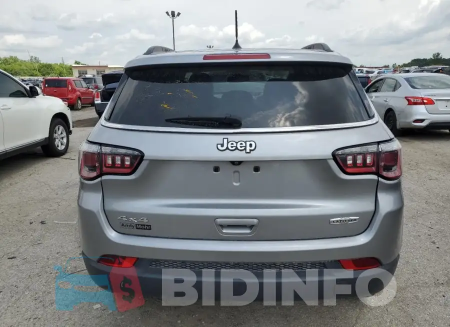 3C4NJDBBXJT201918 Photo# 6