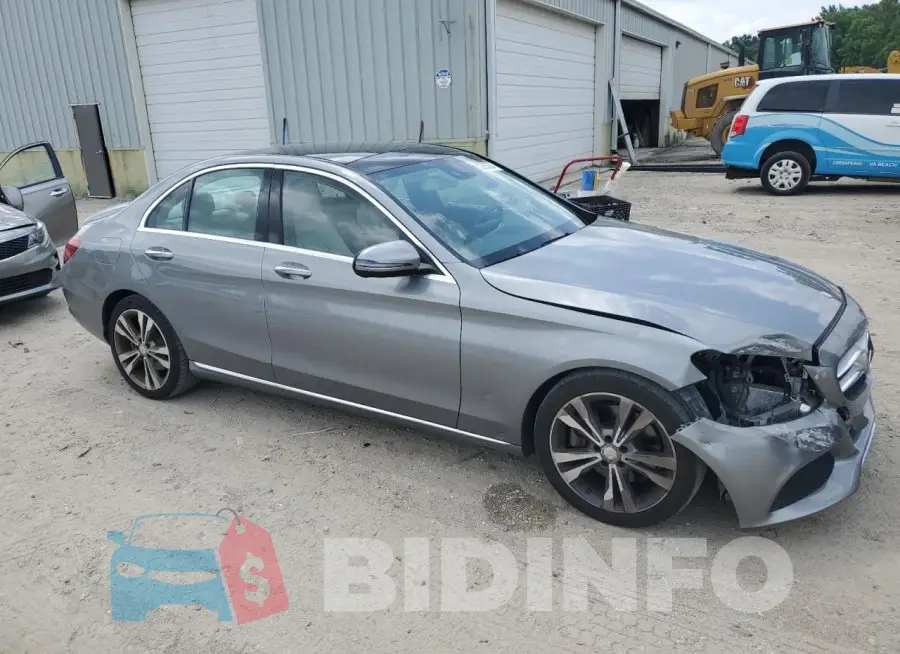 WDDWF4JB0GR147818 Photo# 4