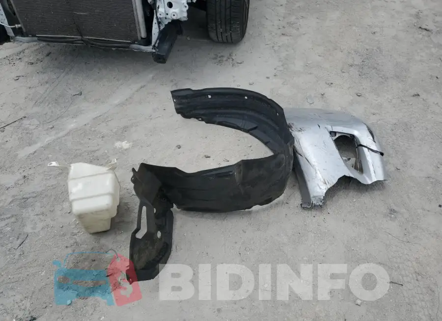1FADP3E26JL285043 Photo# 12