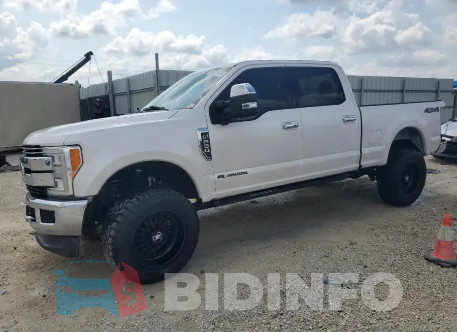 1FT7W2BT3JEB16555 Photo# 1