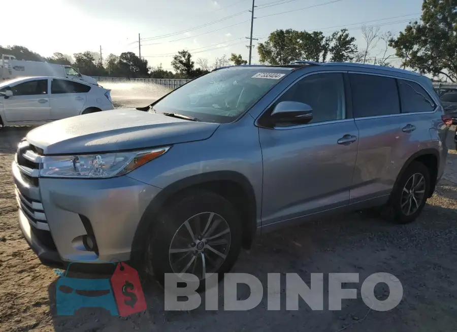 5TDJZRFH6JS550815 Photo# 1