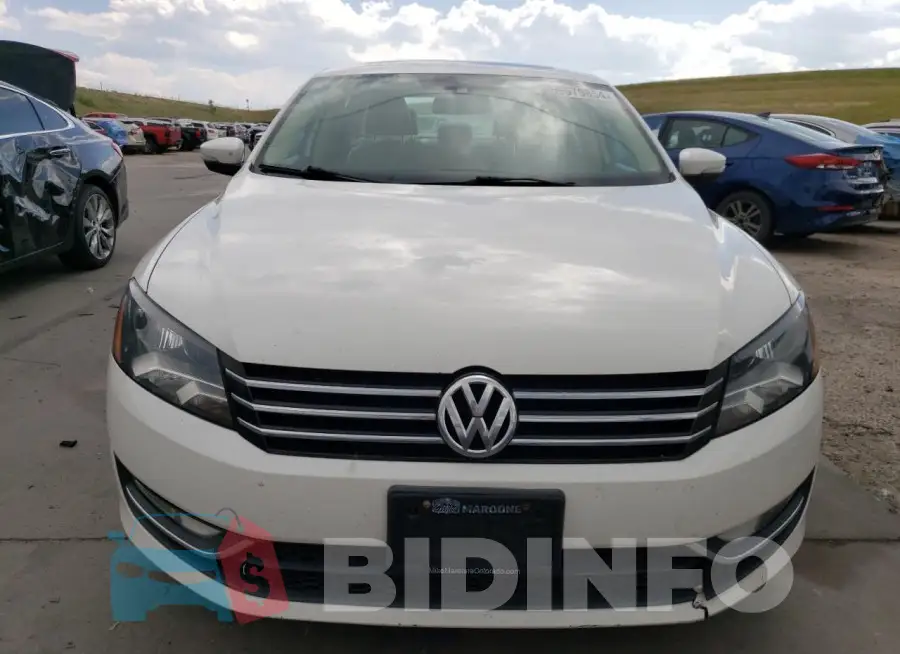 1VWBS7A39FC045107 Photo# 5