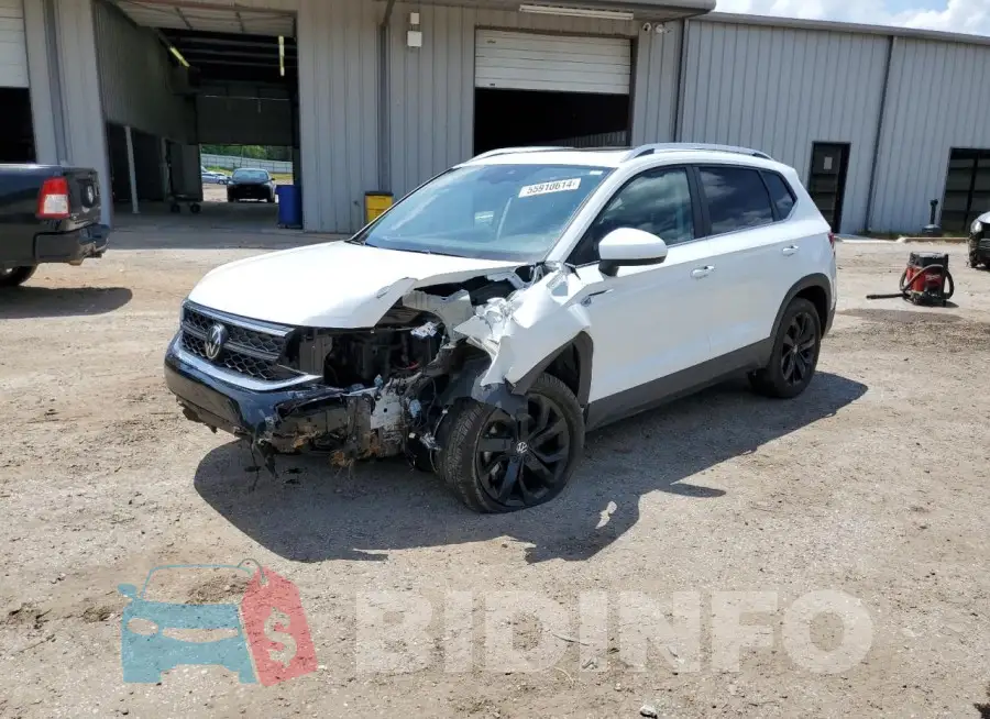 3VVEX7B23PM346559 Photo# 1