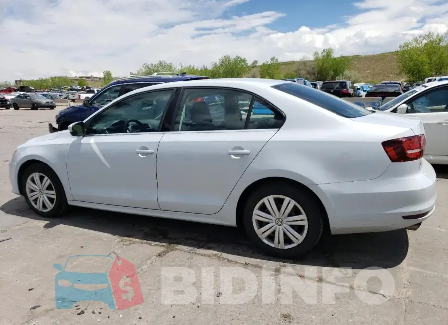 3VW2B7AJ2HM405107 Photo# 2