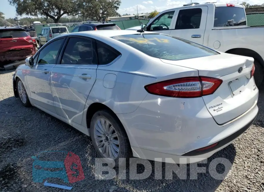3FA6P0LU5GR201557 Photo# 2