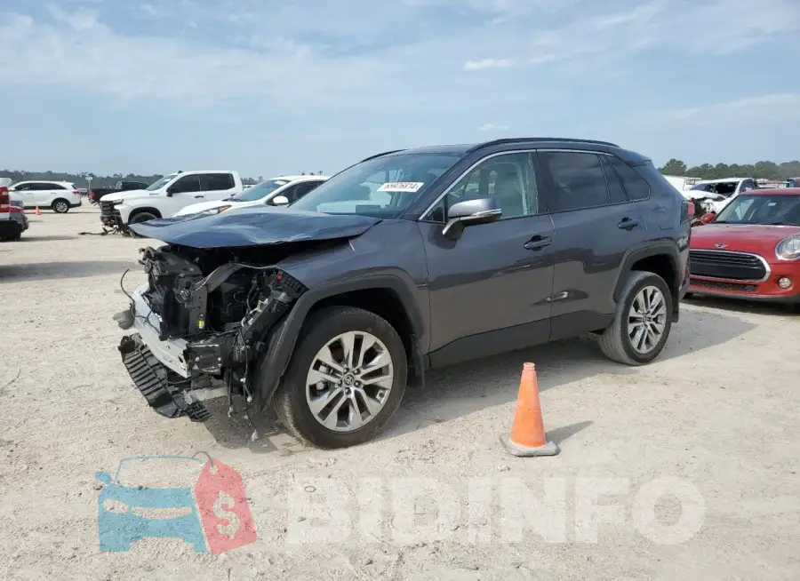 2T3C1RFV1RC270964 Photo# 1