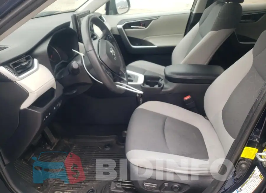 2T3P1RFV9KW008745 Photo# 7