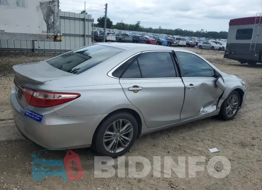 4T1BF1FKXFU110783 Photo# 3