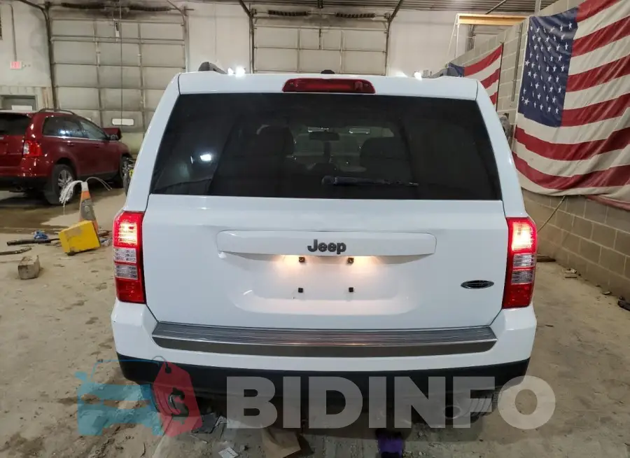 1C4NJPBA1GD732674 Photo# 6