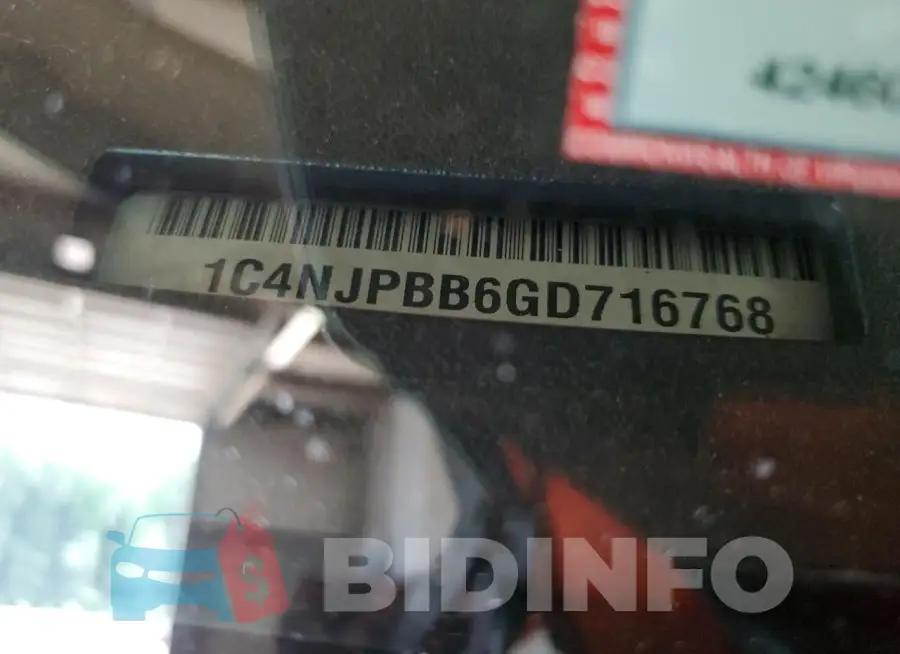 1C4NJPBB6GD716768 Photo# 14