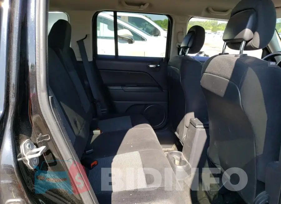 1C4NJRFB2FD248784 Photo# 10