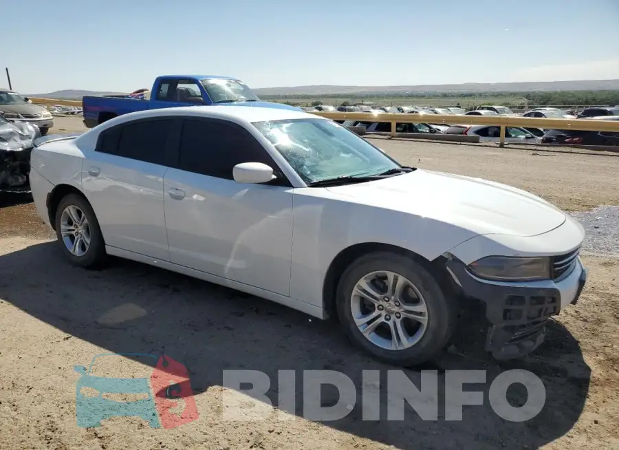 2C3CDXBG8FH874044 Photo# 4