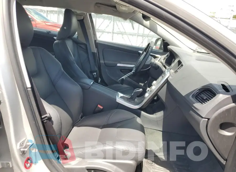 LYV402TM7HB146079 Photo# 7
