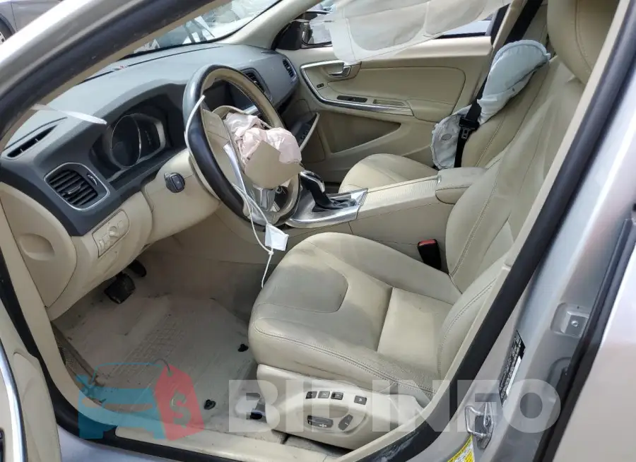 YV1612TK3F2363447 Photo# 7