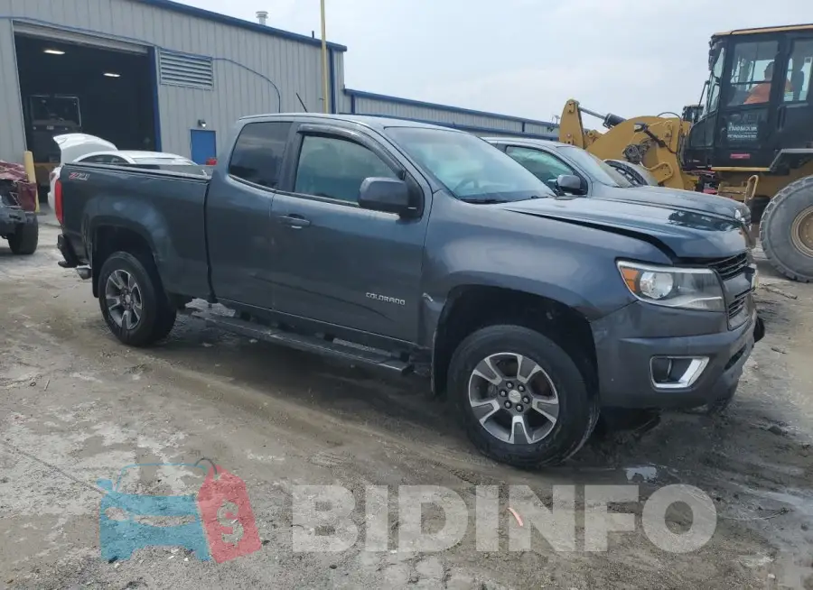1GCHTCE32F1149656 Photo# 4