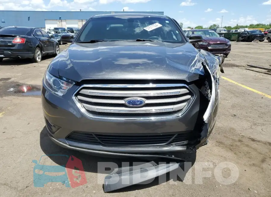1FAHP2E86JG135619 Photo# 5