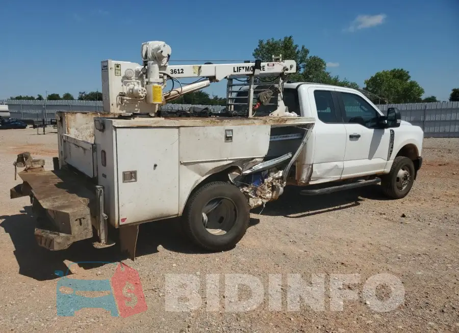 1FD8X3HN1PED03569 Photo# 3