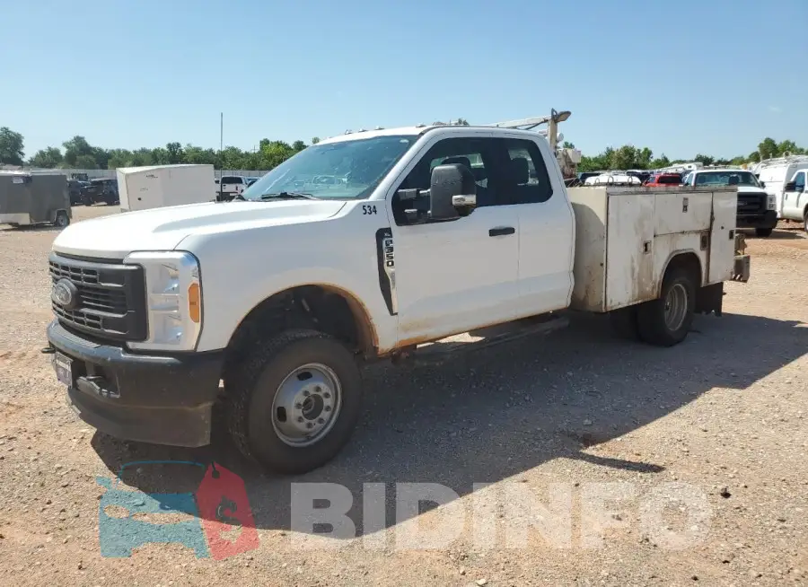 1FD8X3HN1PED03569 Photo# 1