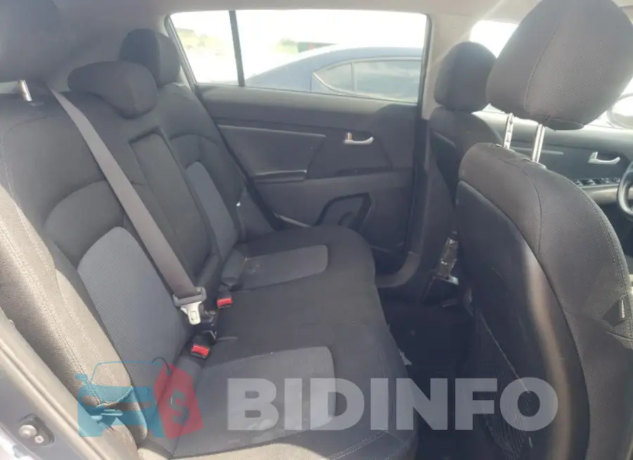 KNDPB3AC6F7776572 Photo# 10