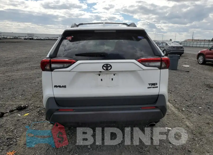 2T3J1RFV8LC085583 Photo# 6