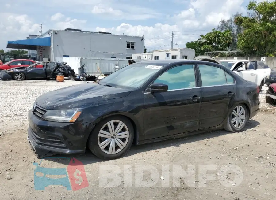 3VW167AJ0HM395791 Photo# 1