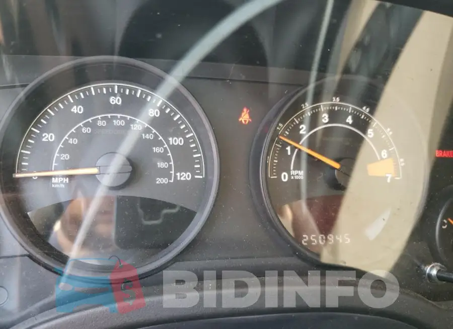 1C4NJCBA5GD815436 Photo# 9