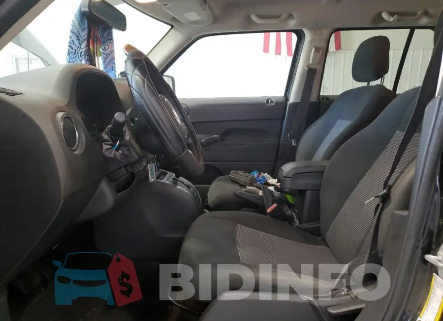 1C4NJPBA7GD705995 Photo# 7