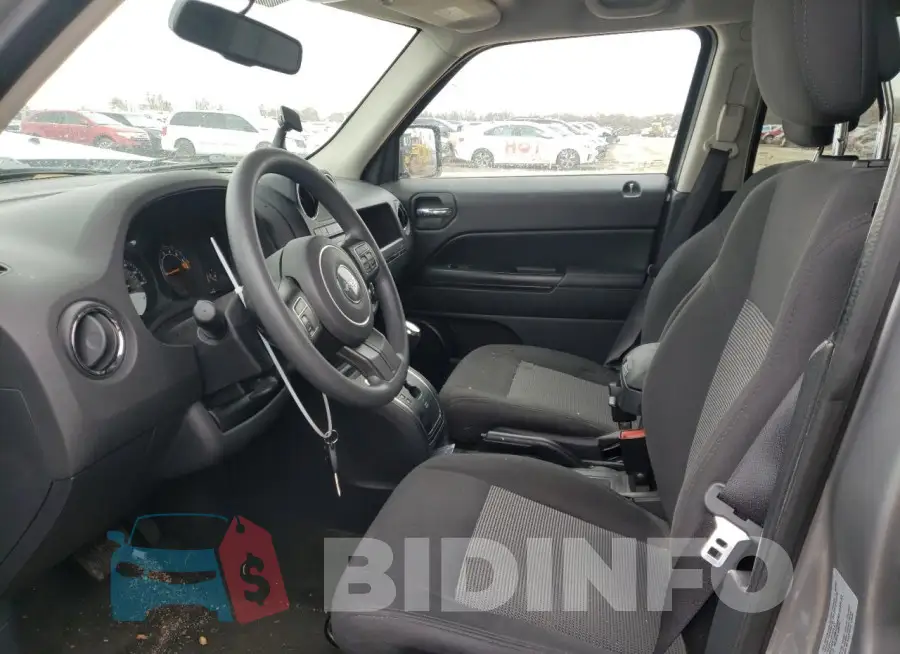 1C4NJPBB2HD120168 Photo# 7