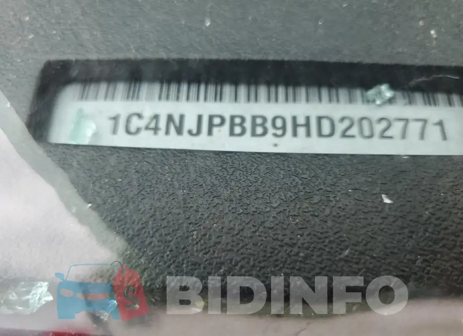 1C4NJPBB9HD202771 Photo# 12