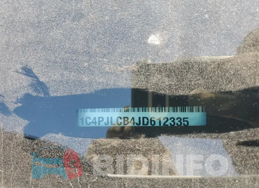 1C4PJLCB4JD612335 Photo# 13