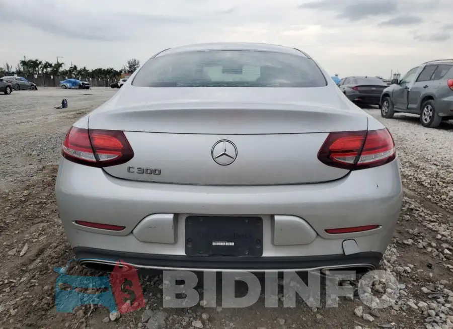 WDDWJ8DBXKF927725 Photo# 6