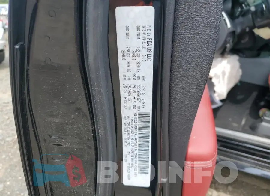 1C4SDJCTXKC807202 Photo# 13