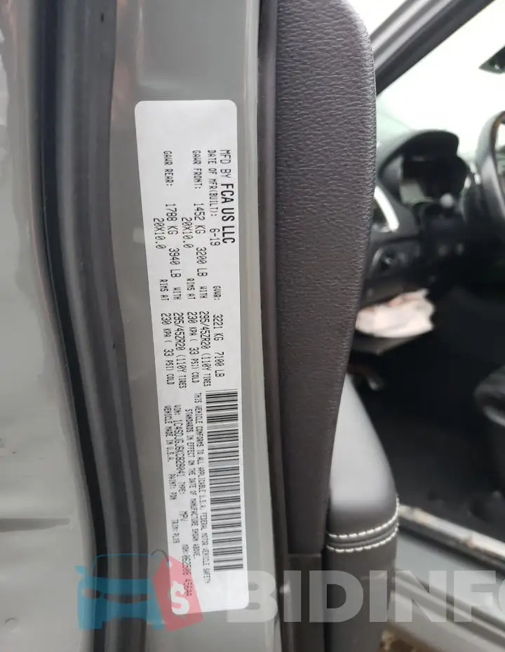 1C4SDJGJ6KC828041 Photo# 13
