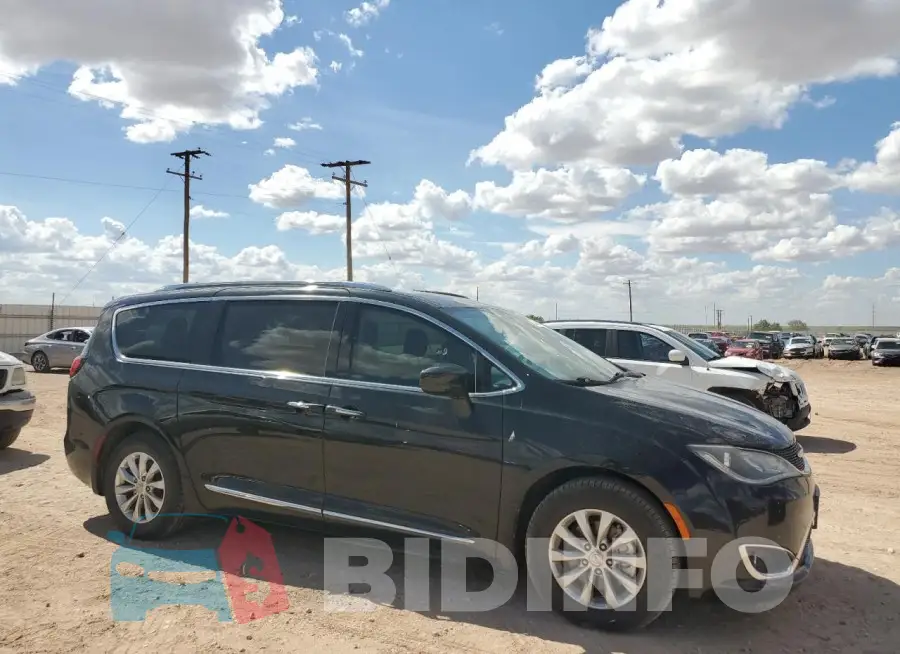 2C4RC1BG6JR132427 Photo# 4