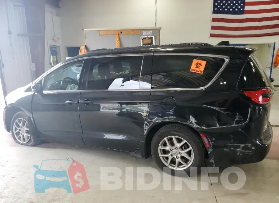 2C4RC1BG7NR118137 Photo# 2