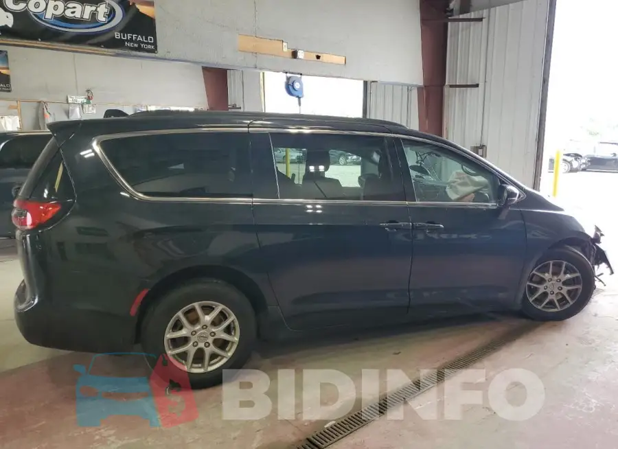 2C4RC1BG7NR118137 Photo# 3