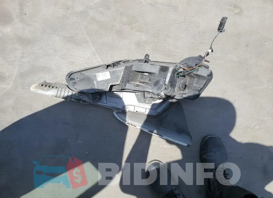 1G1ZD5ST5LF122735 Photo# 12
