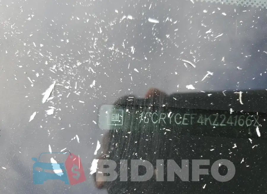 1GCRYCEF4KZ241668 Photo# 13