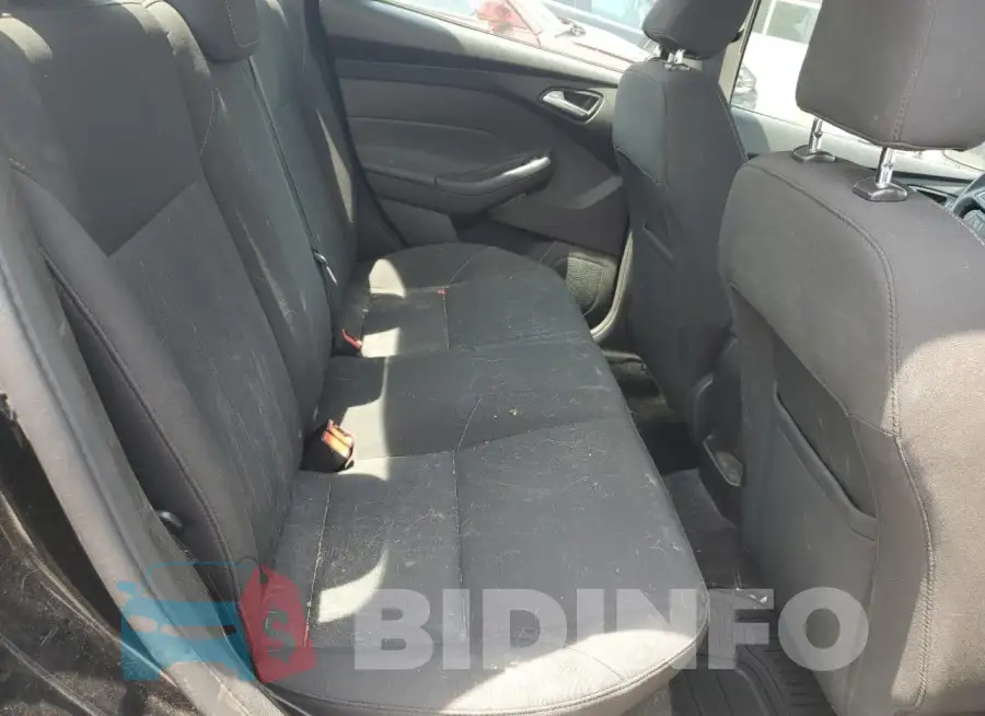 1FADP3F24GL371992 Photo# 10