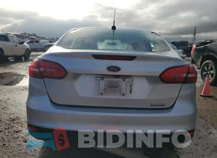 1FADP3F28JL203912 Photo# 6