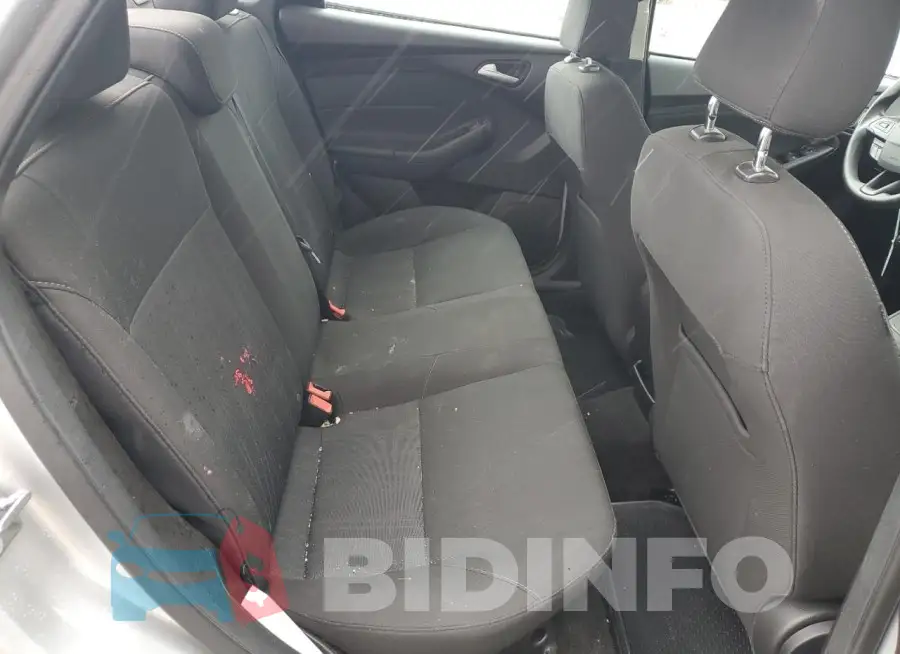 1FADP3F2XHL265404 Photo# 10